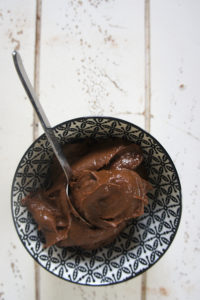 Chocolate vegan raw pudding has the nutritional goodness of raw cacao powder and avocado, fuelling up your body before an intense workout 