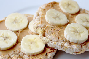 Rice Cake with Tahini Butter and Banana is a high fiber snack ideal any time of day