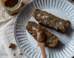 caramel macadamia banana bread