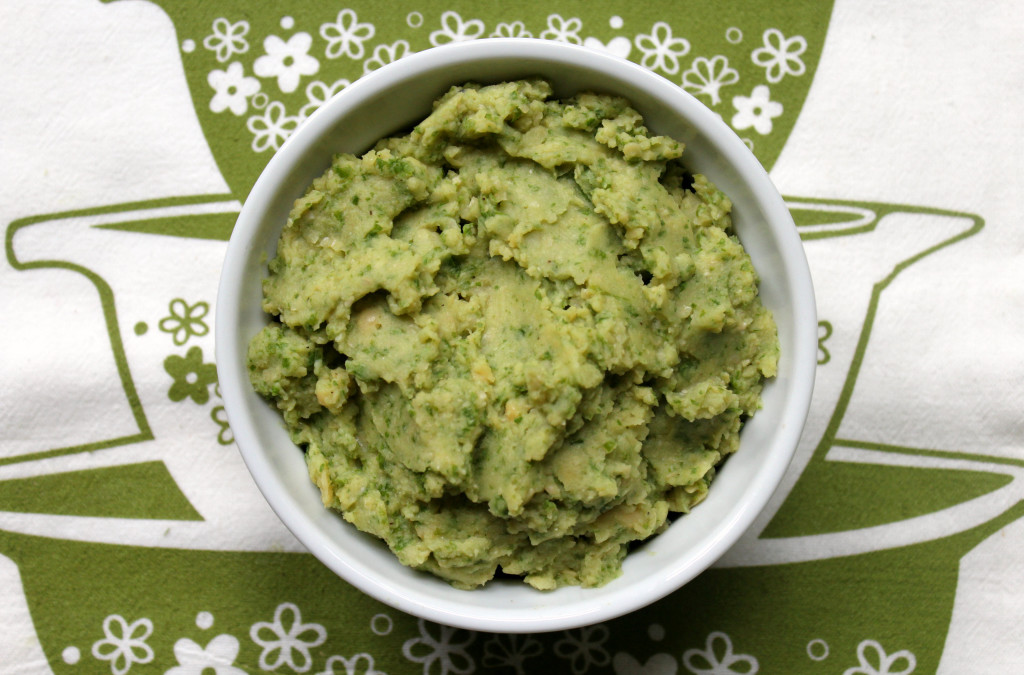 Garlic-Kale-Hummus-2-1024x675