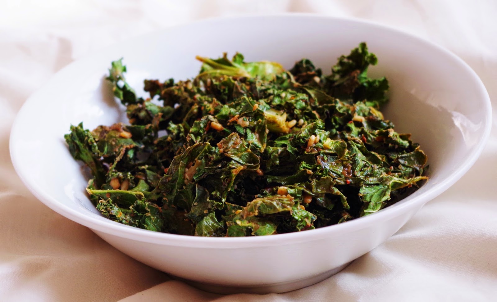 spicy peanut kale chip