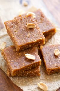 Peanut-Butter-Cookie-Energy-Bars-GI-365-8