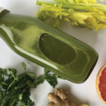This green huice recipe for weight loss will help flush out toxins, reduce bloating from processed foods, and help get rid the body of the excess “junk”.