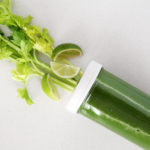 Celery provides tons of essential nutrients for our bodies and the benefits of celery juice include detoxification, antioxidation, and regeneration.